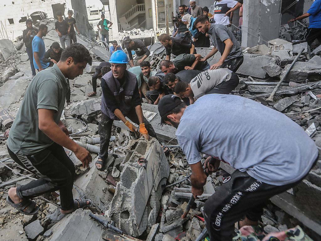 Entsetzen über Raketeneinschlag Im Gazastreifen - Nacht Im Überblick ...