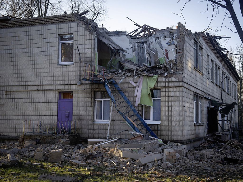 Ukraine Meldet Schwere Drohnenangriffe Auf Kiew - Mehrere Verletzte ...