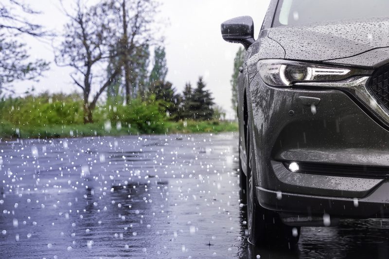 Auto mit Hagel