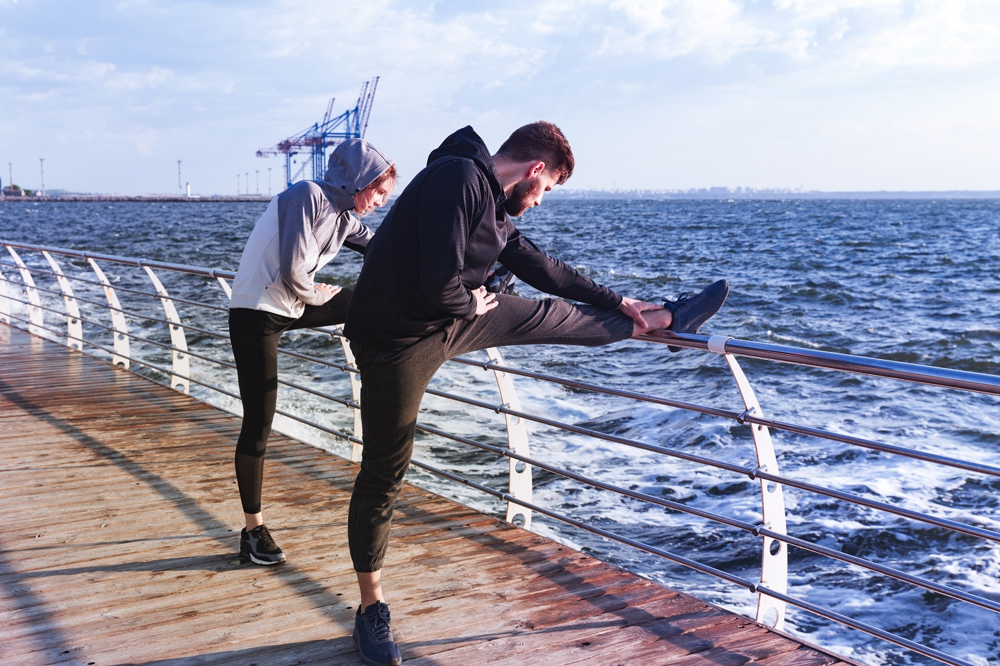 Zwei Menschen beim Sport