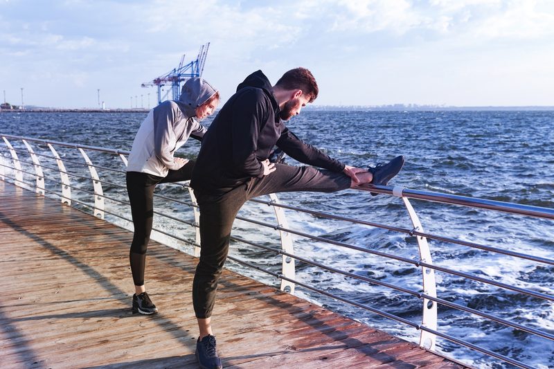 Zwei Menschen beim Sport