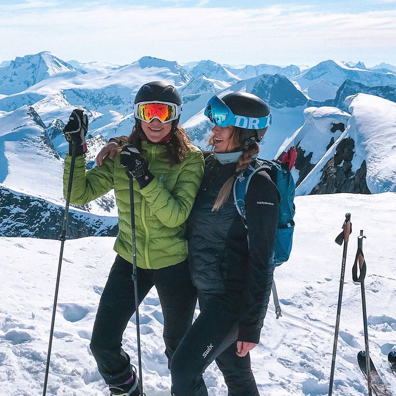 Frauen beim Skifahren