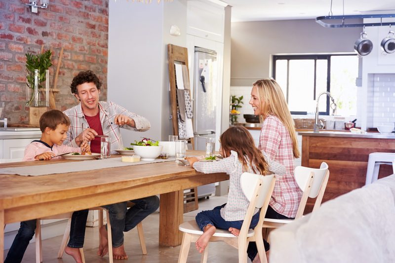 Familie beim Essen